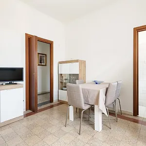 Guesthost - Ca' Granda M5 Bright Apartment Milano